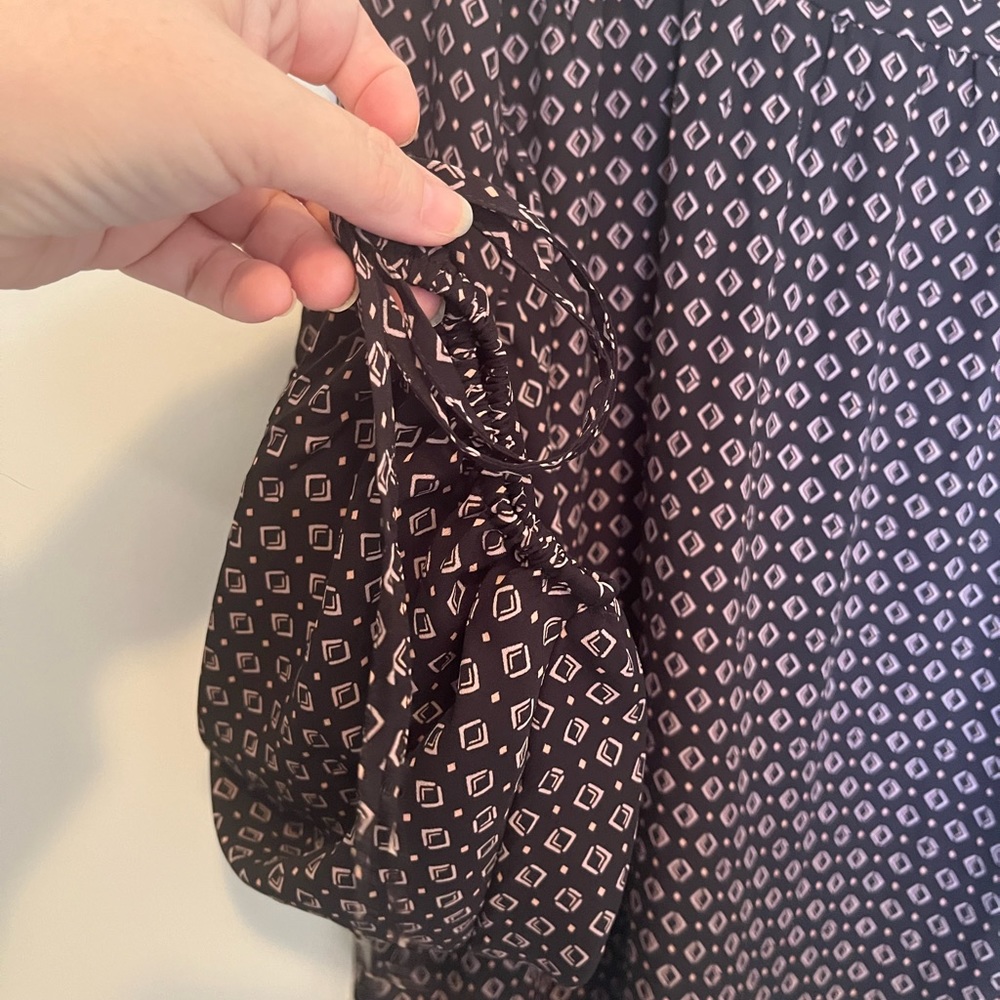 NWT LOFT patterned blouse - Picture 4 of 4